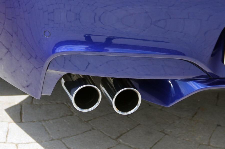  BMW M6 Convertible 2013 года  (фото 18 из 36)